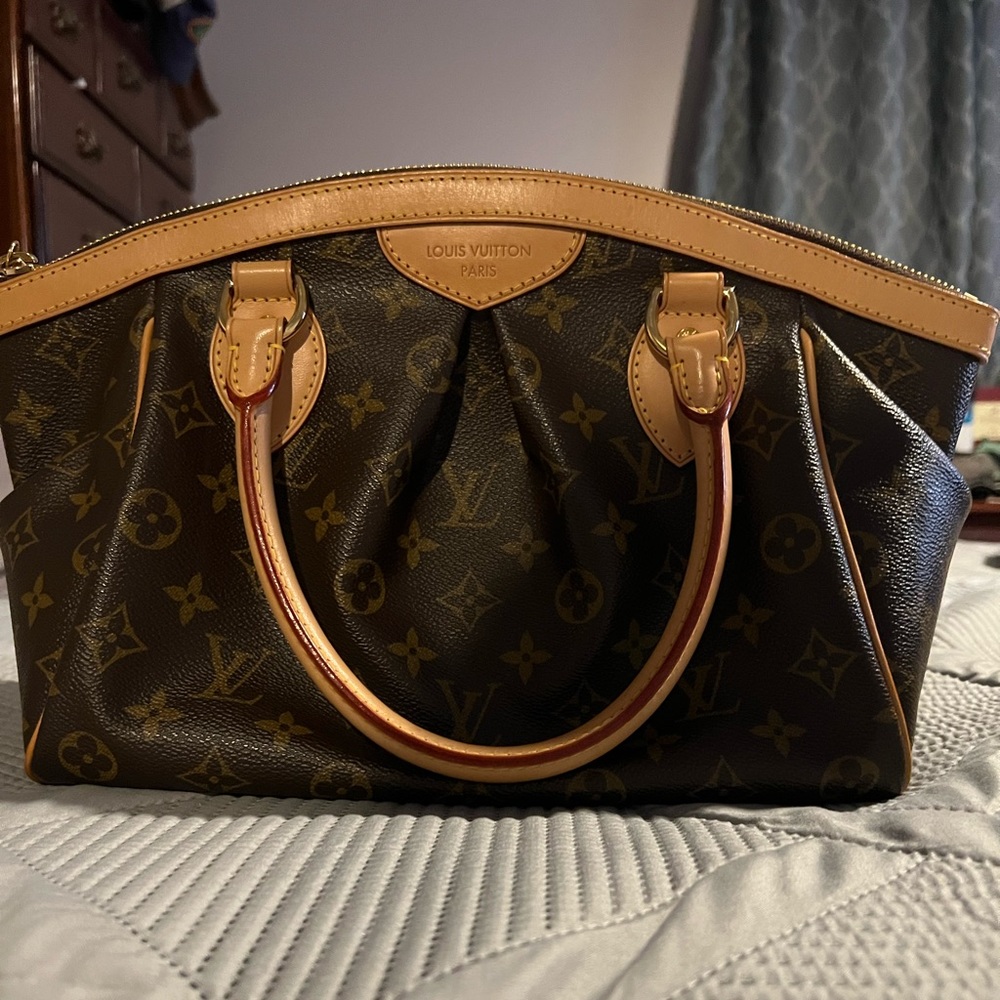 LV Trivoli PM, very good condition. I have so many bags, I rarely carry it.